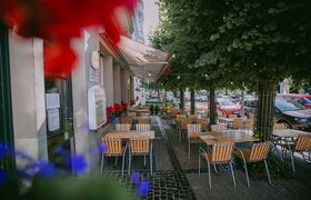 Terrasse des angeschlossenen Restaurants